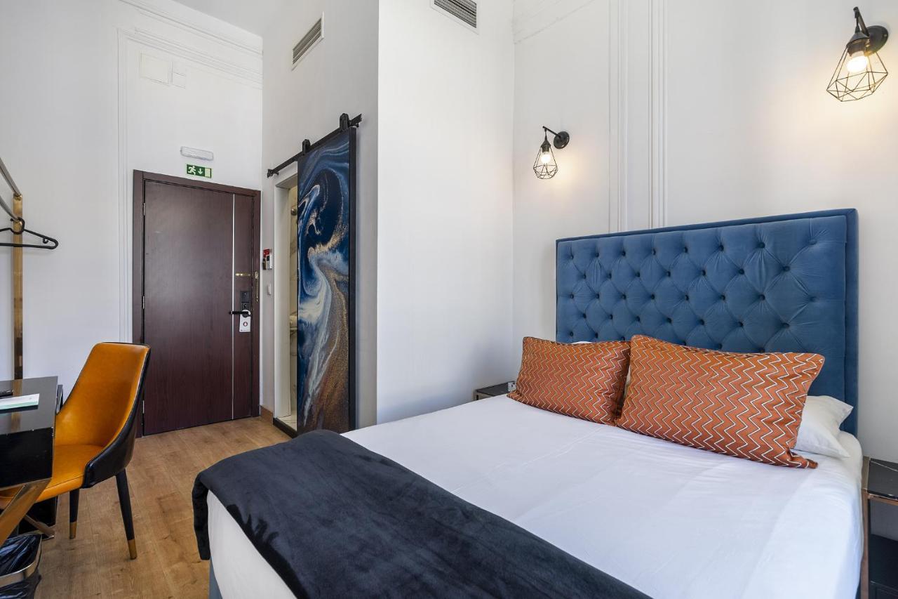 5 Hotel